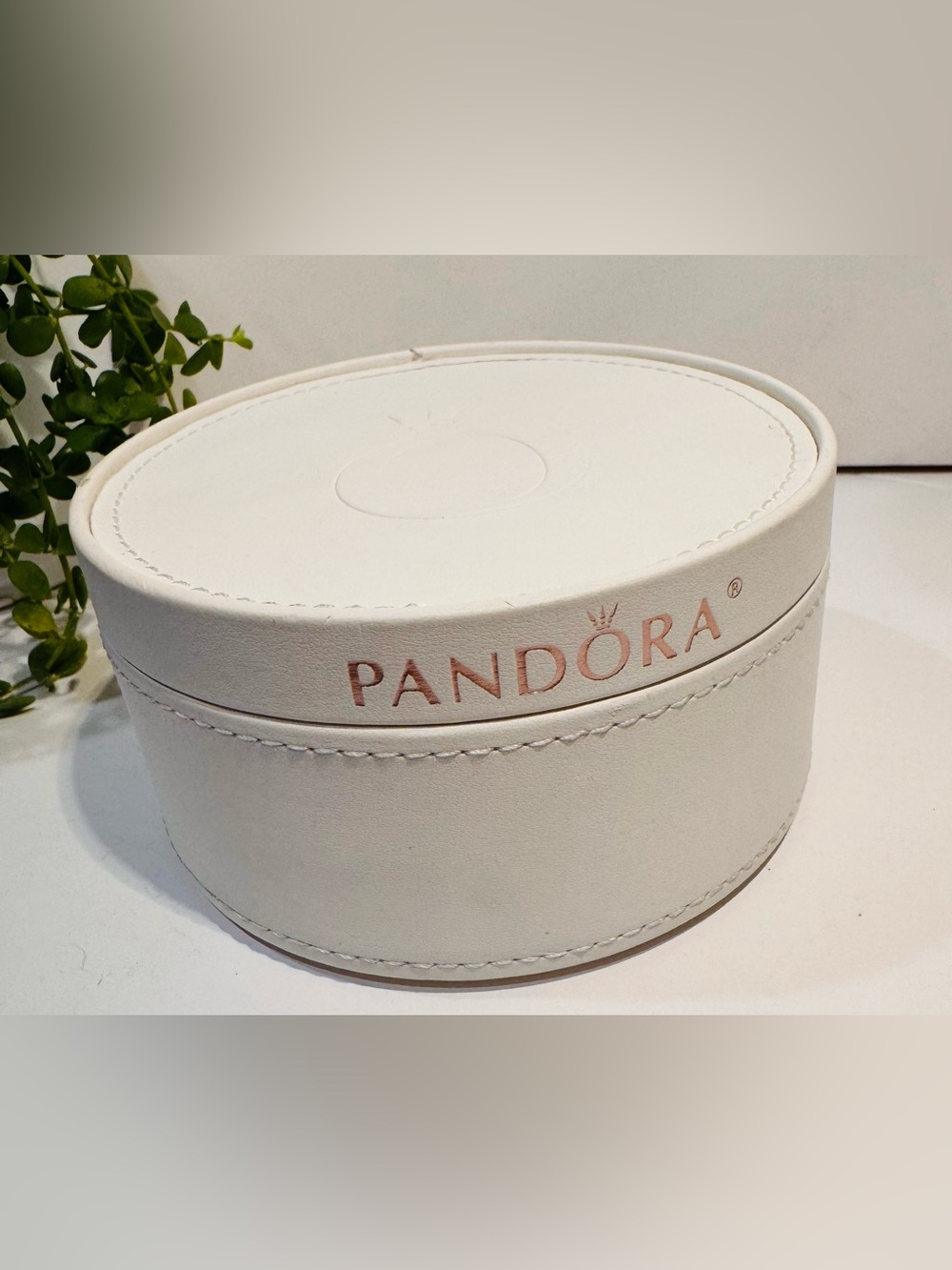 Authentic Retired Pandora White Circle Faux Leather Bracelet Travel Box 2 Layer